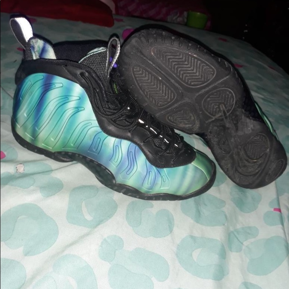 Nike lilposite foams northern lights